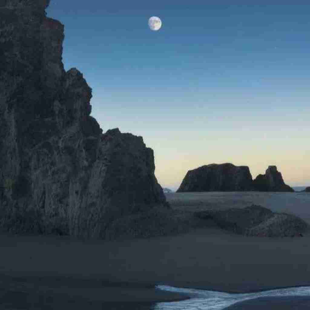 و ناو اعتقاداتم تو خود حکم خدای دیری با صدای پسر