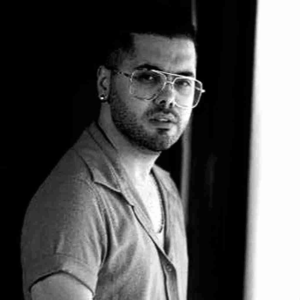 یوسف زمانی میدونی وقتی ندارمت تو دلم جنگ جهانیه