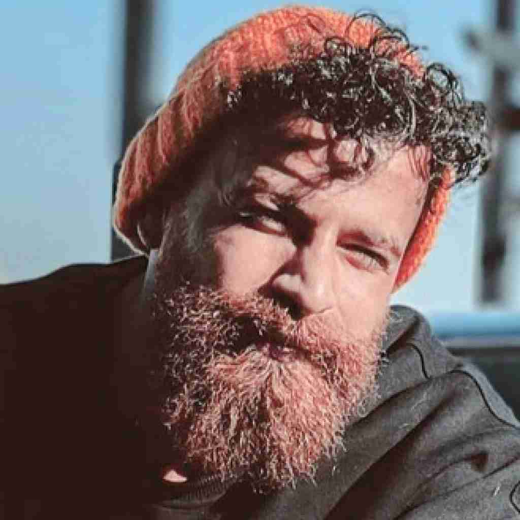 معین زد مال منی بزار نگات کنم تورو