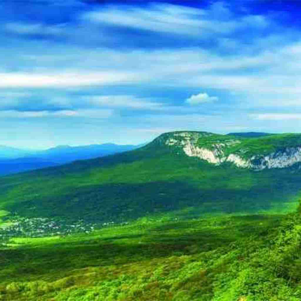 دارم عجب روز و شبی این خواب و این بیداریم