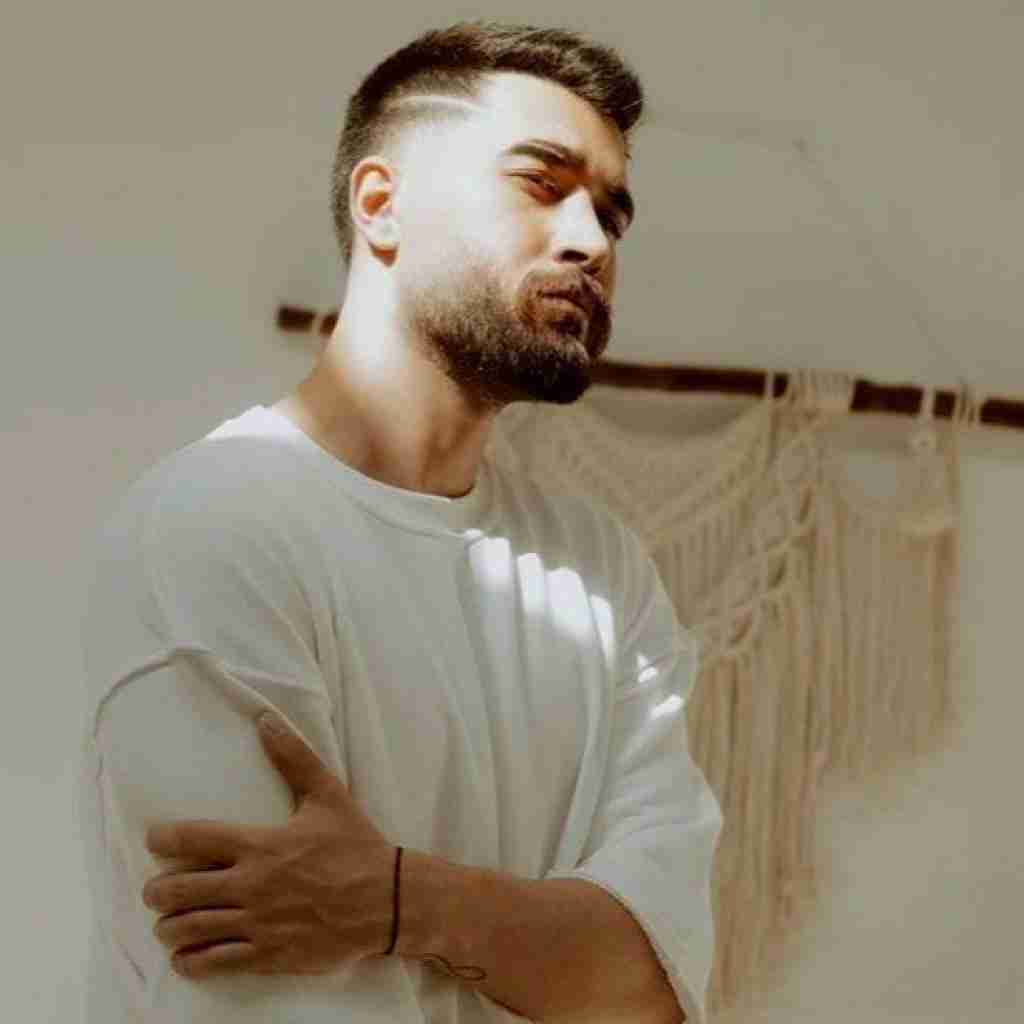 علی یاسینی و پرهام کریمی تنگ میشه دلم واست دم صبح