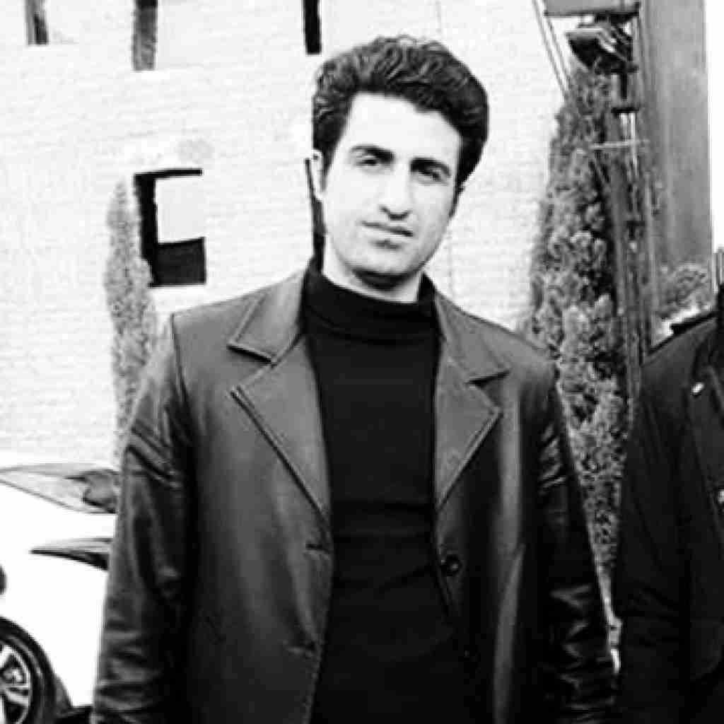 محسن لرستانی به پهنای صورت براش گریه کردم