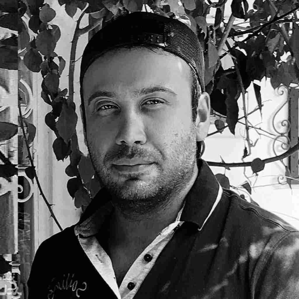 محسن چاوشی حدیثی آیه ای چیزی بخون مادر پریشونم