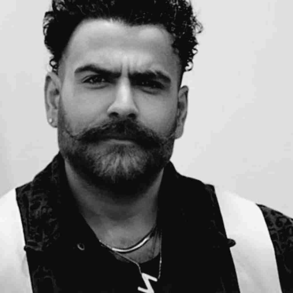 معین زد تو شدی قشنگ تر از پریا تو دل کسی جز من نریا