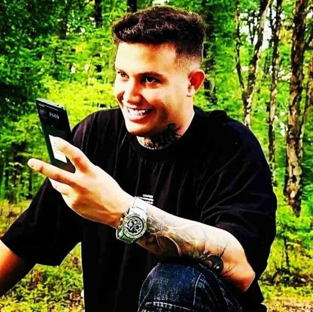 علی احمدیانی خیاوانیل ناو پارکیل بیاوانیل