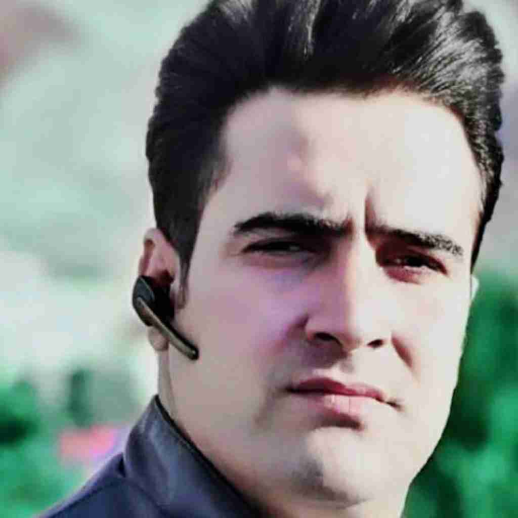 علی فرزامی باوم اَ سر تو پوس گیان کنمسی