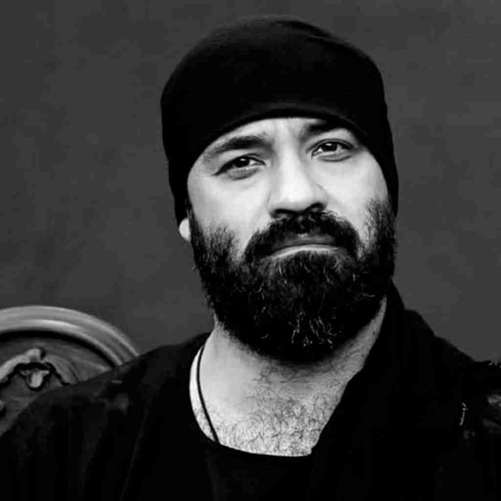 علیرضا هلالی دفتر نقاشیمو مدادای رنگیمو نذر کردم