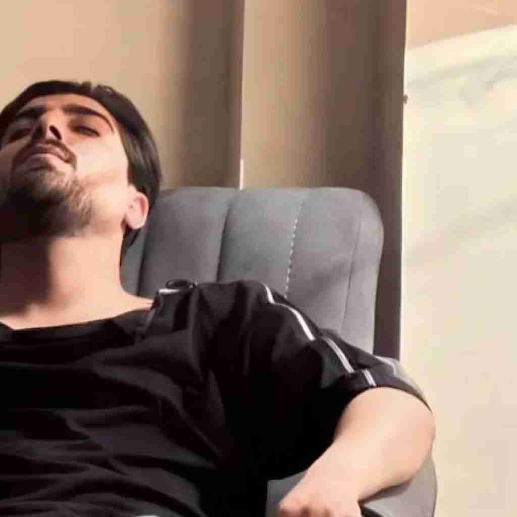 امیر لیام چه کردی برام سواله مغزم شده درگیر