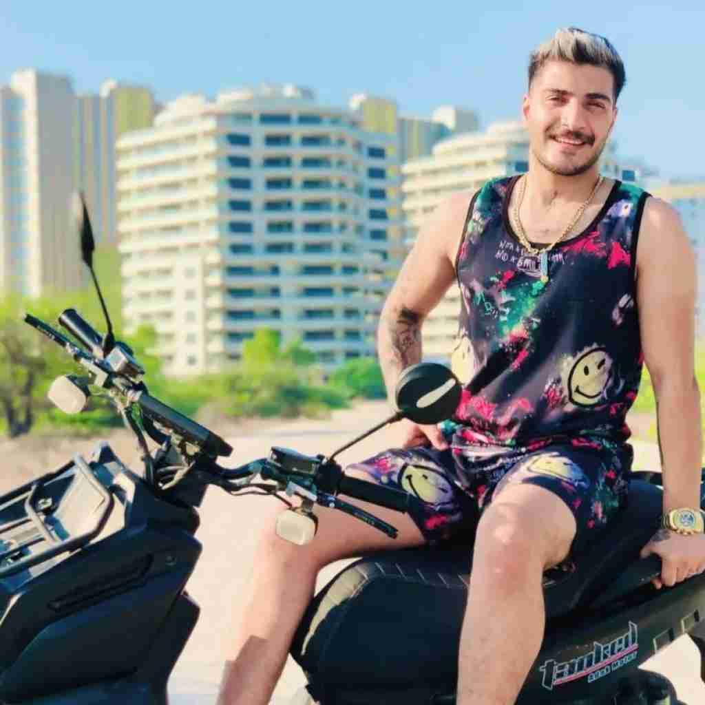 آرمین برمایه هی پولم نمه مالم نمه گنجیله شاهیم نمه