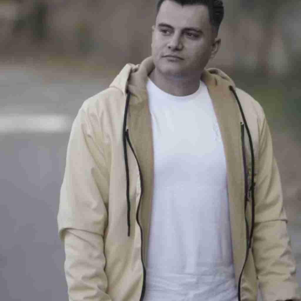 رامین کرمی نه الکل نه سیگار دی هیچ آرامم نیکی