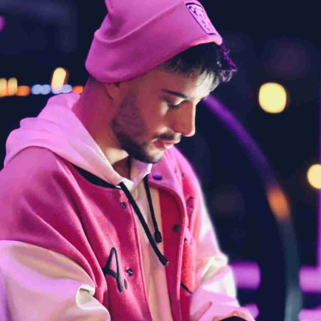 علی حسینی بیشتر از همیشه شدی خواستنی فرشته ی شونه ی راستمی