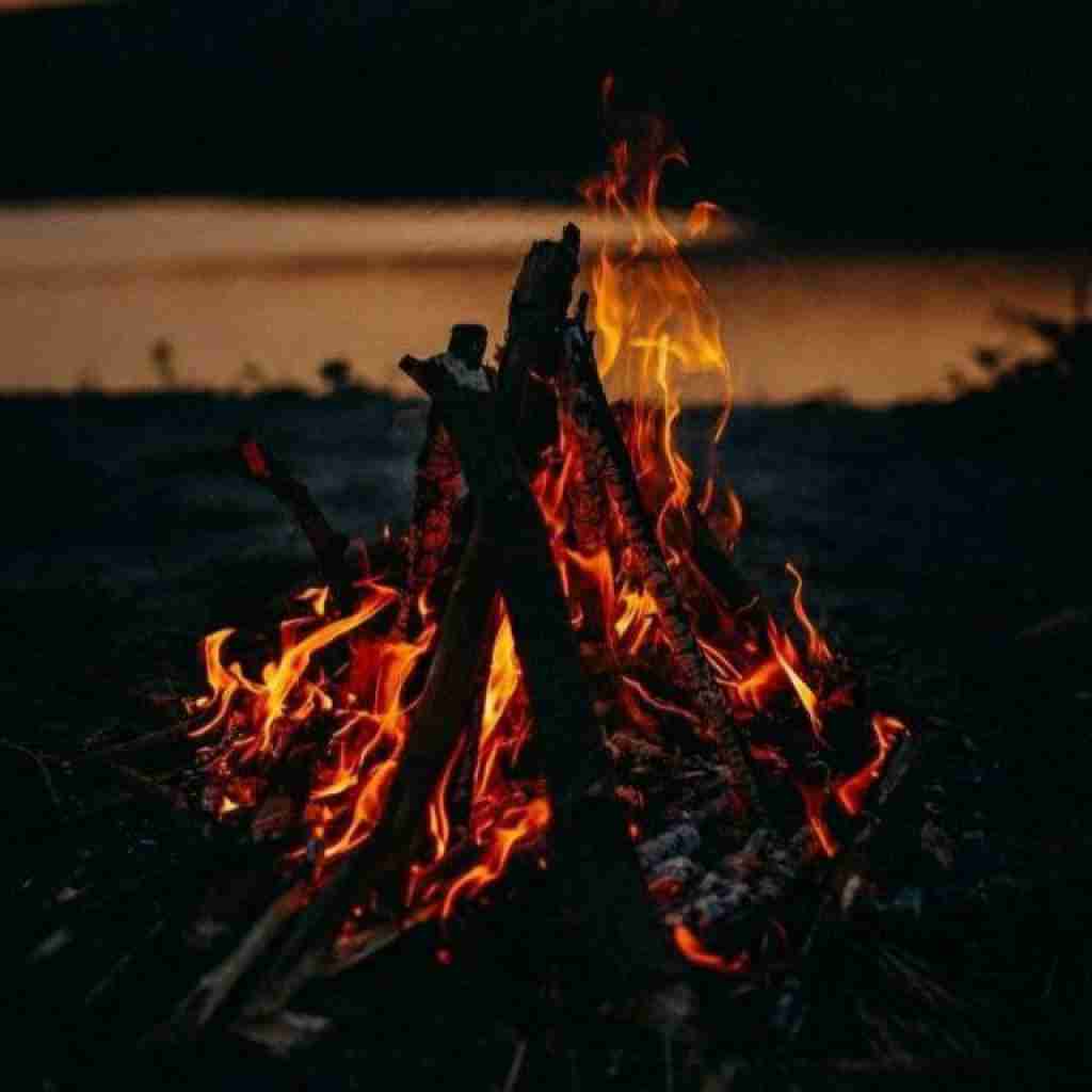 نجاتم میده چشات دیوونه میکنه صدات