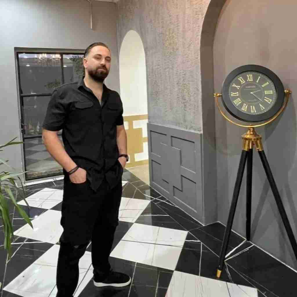 احمد صفایی افتادم کنجه اتاقم تنها بی تو