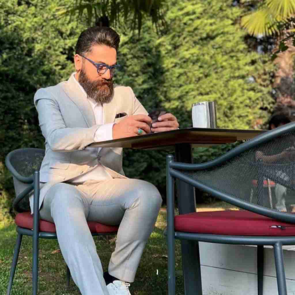 علی زندوکیلی کاش به دنبال پدر شور به سر نداشتی