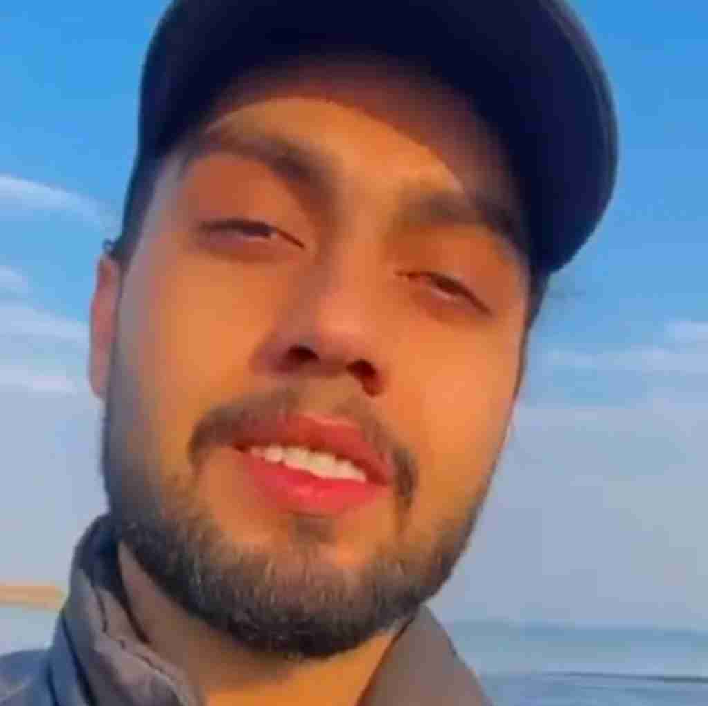 حامیم من خاطراتم با تو رو هرشب مرور میکنم