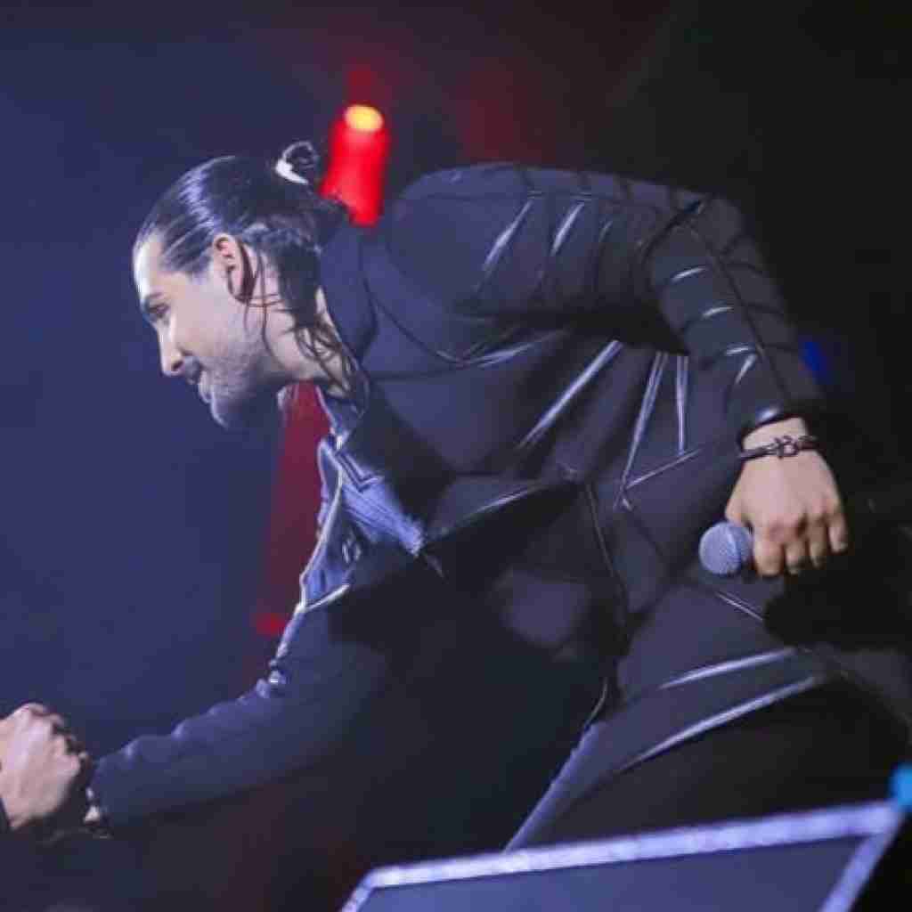 مجید رضوی وقتی رو تو زومم بقیه رو تار میبینم