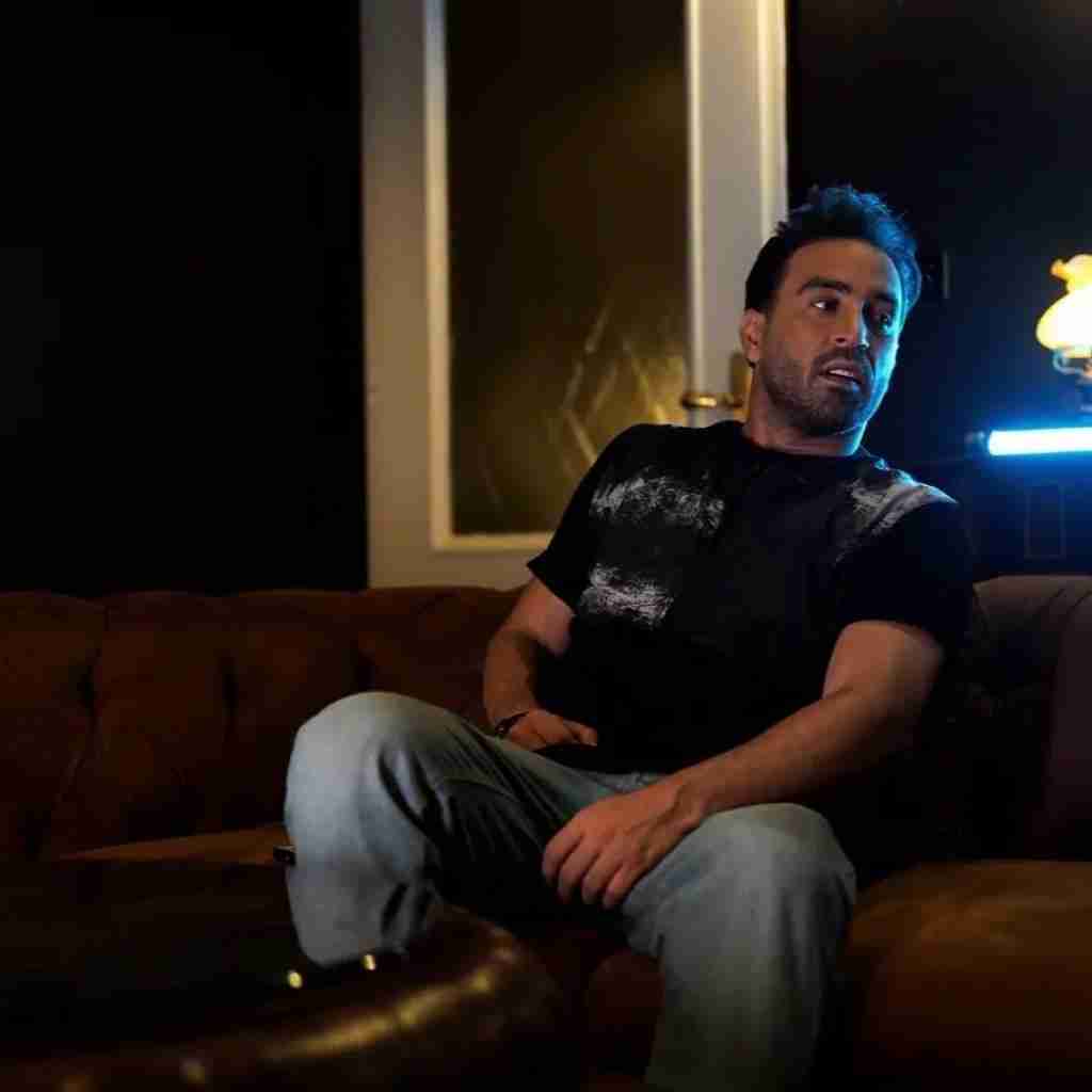 احمد سلو کاشکی دلت تنگ میشد هی مهم نی چی میگم