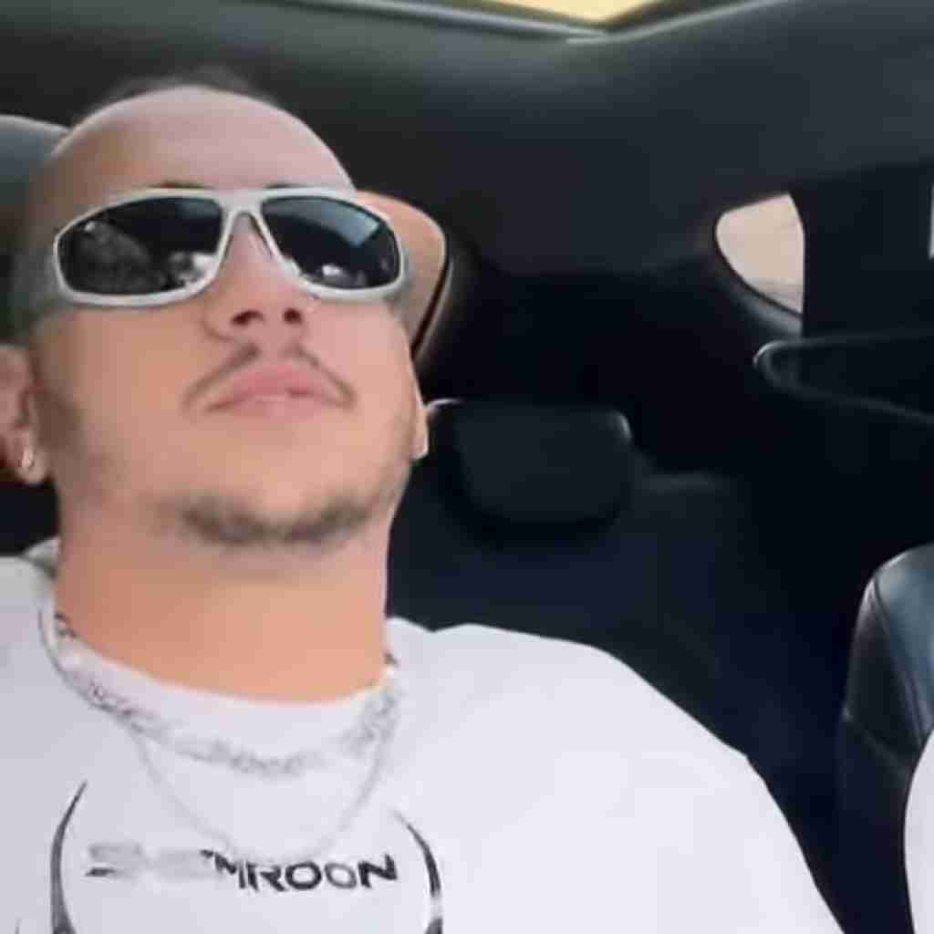 شایان یو میپوشم اون کتونی که باهات ست بود