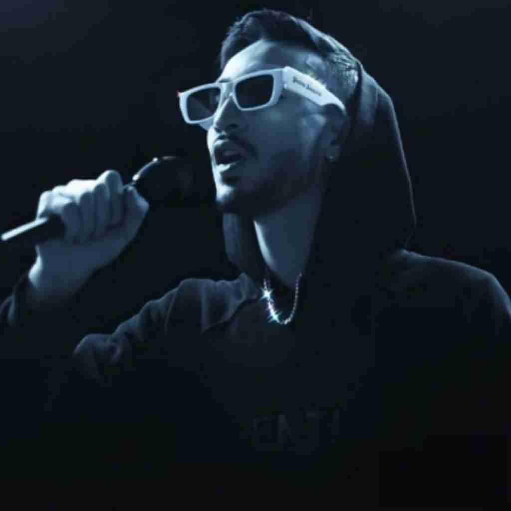 مستر کیارش یه روزی منطق و احساست باهم وارد جنگ میشن