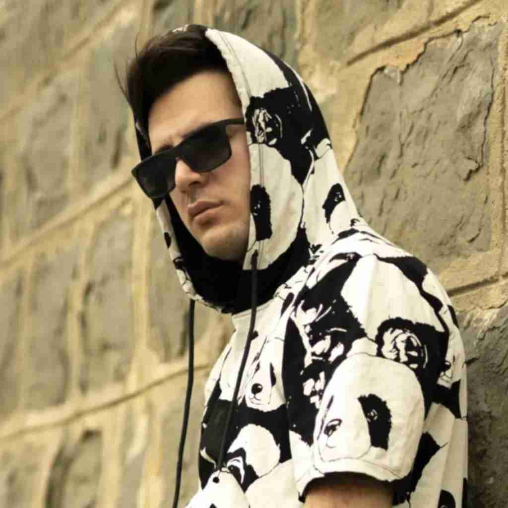 فرهاد نامداری کنسلی مخوای عاشقم کنی بعد بری