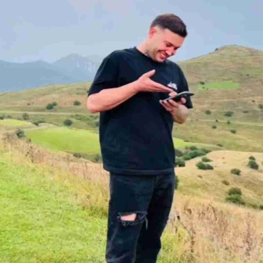 علی احمدیانی چاویلم پر و اشکه عین لب دمه مشکه