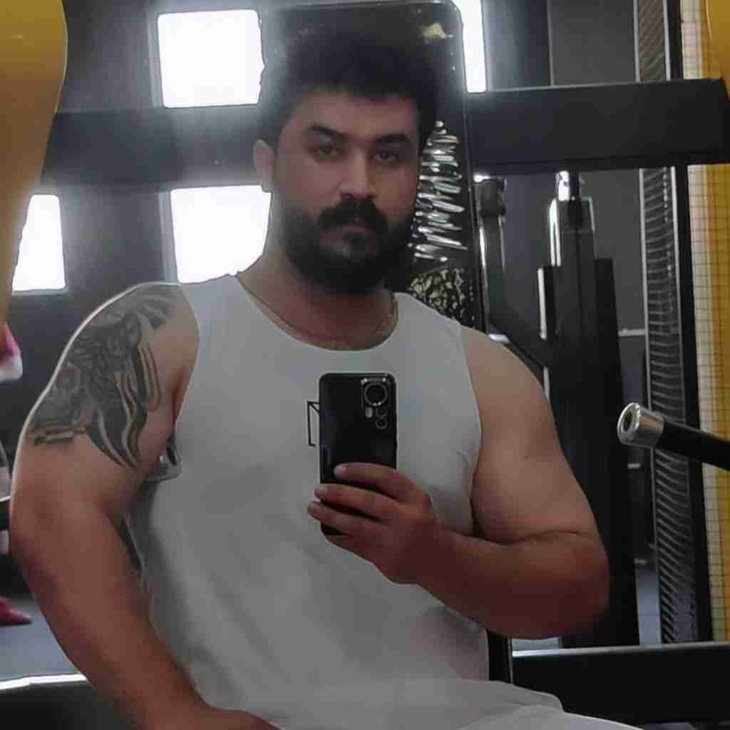 رضا کرمی تارا بی قلب بی رحم خوشگلگی چه