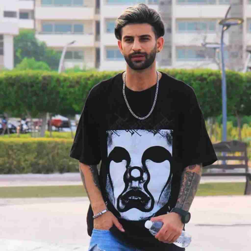 رضا رادین دنیای خیالی