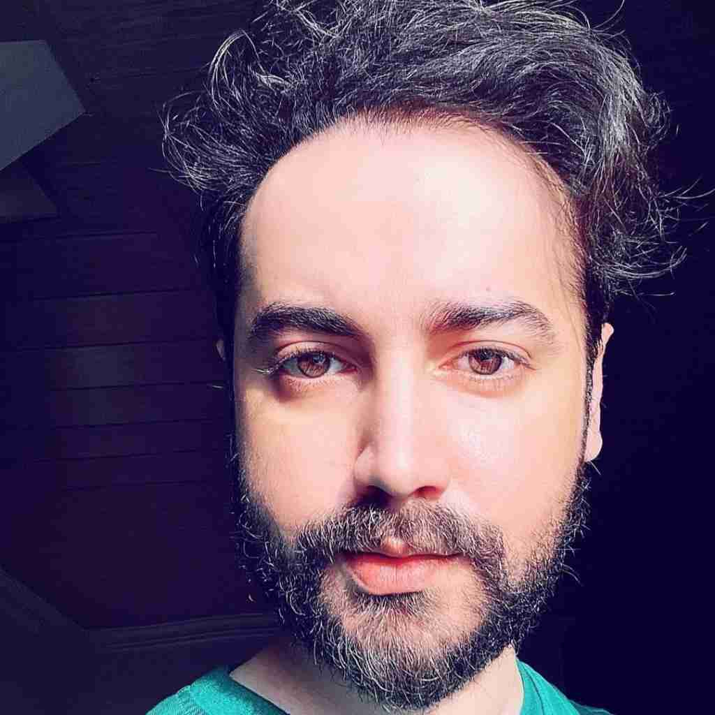 سامان جلیلی اسمم رو سینش بود ولی یادش نمیفتم