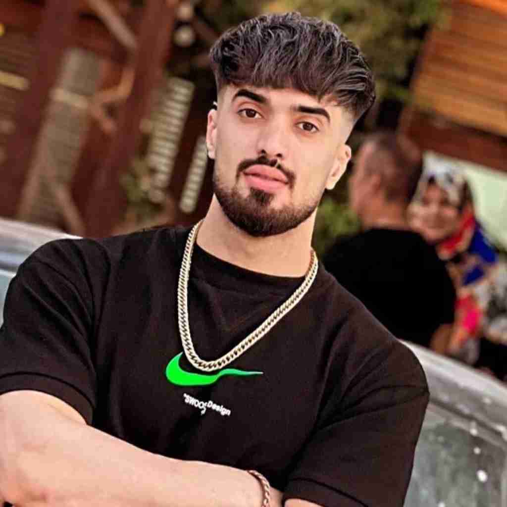 علی رستمیان زدی به آبروم حیف احساسم که واست