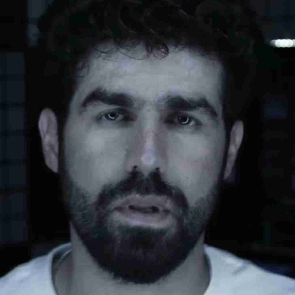 یوسف جمالی چشات برق داره با همه فرق داره