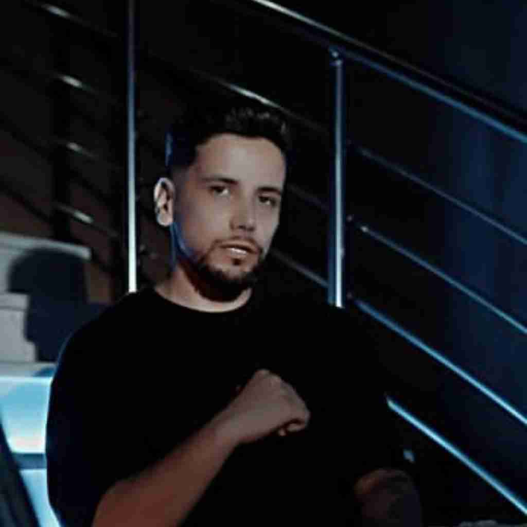 ارشاد تو راست میگفتی شاید اخلاقام تلخ بود یکم