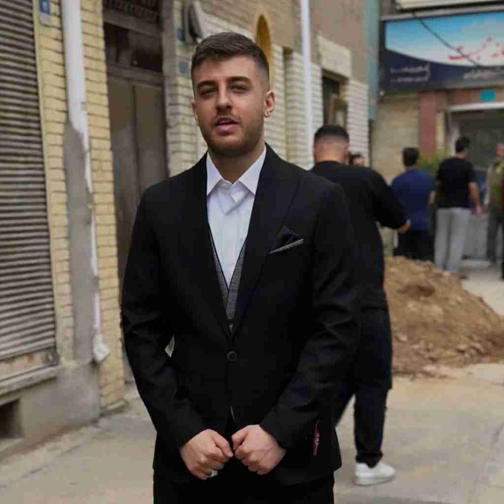 آبراهام مادرم گفت پیر شوم اینگونه میکردم دعا