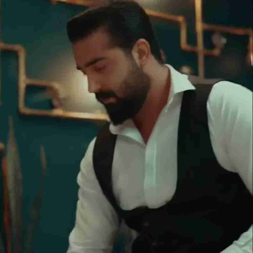 آرمین سبزواری حبسم توی اتاقی که برام مث سلوله