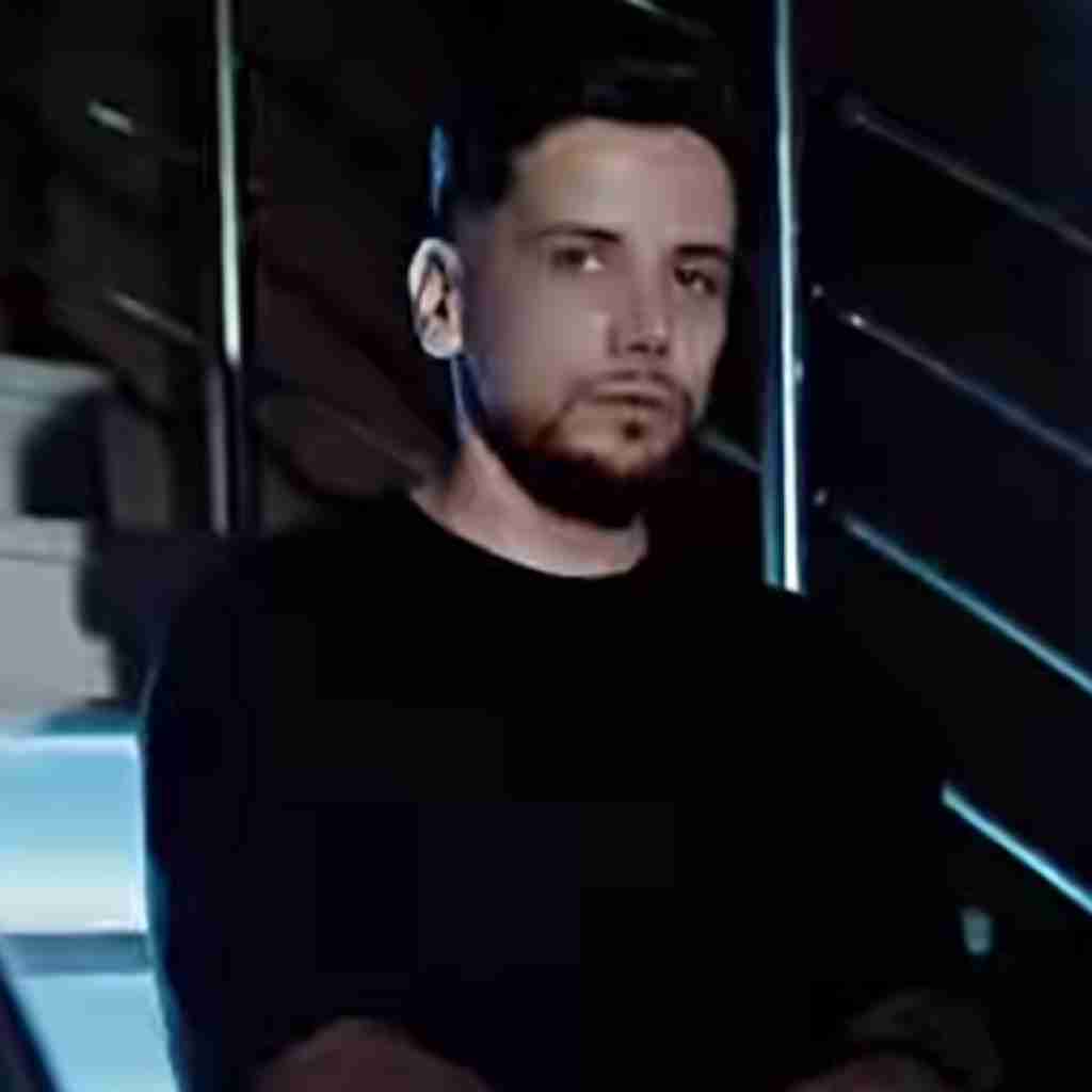 ارشاد بخور به خودت من هنوز همونم