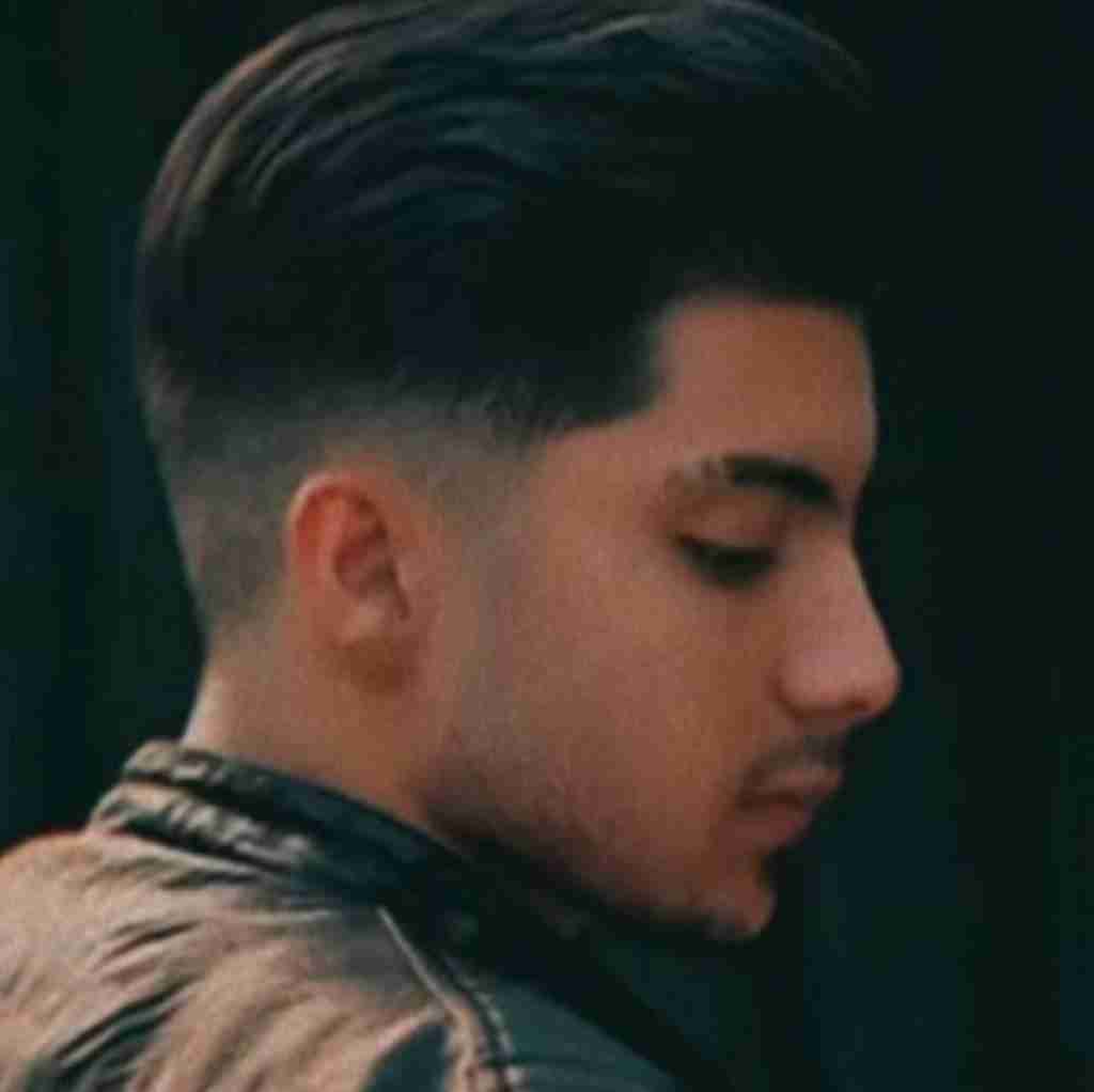 طاها کماسی چت بکنم رو عکسات ازم خبر نداری