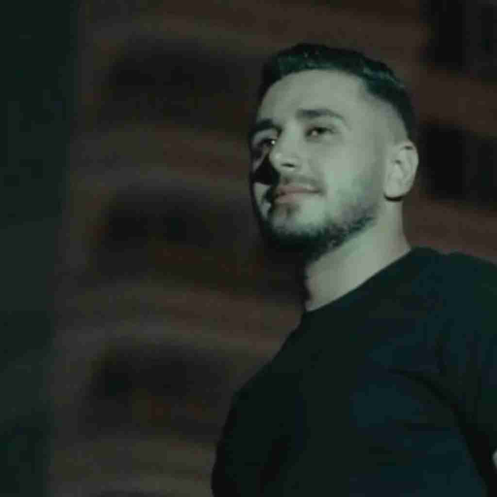 سینا پرهیز هرچه گیره کم حرصم خالی نیود