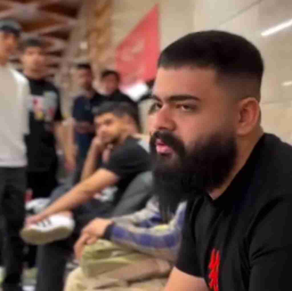 علیراد میدونستم اشتباست اینا همه عشقه ها