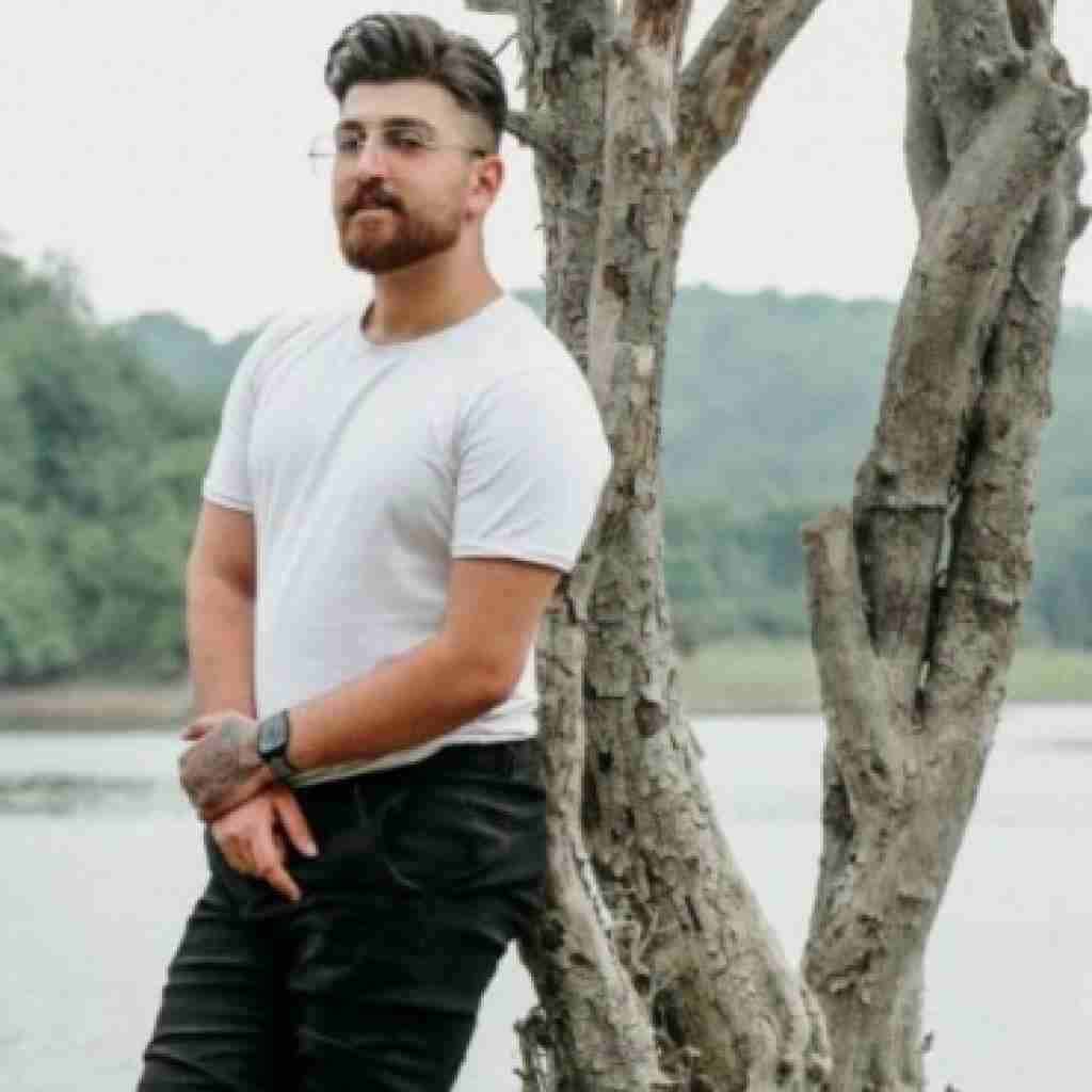 ماهان خادمی زلزله