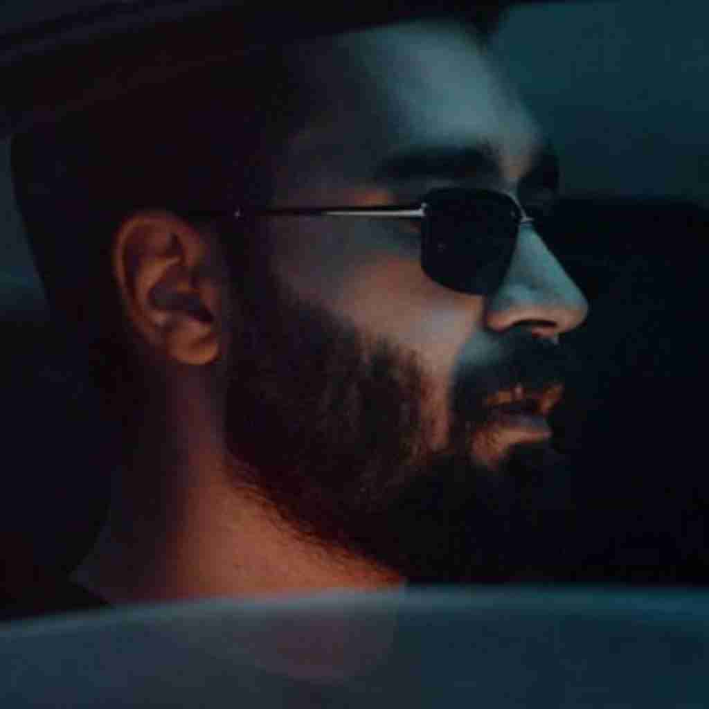 علی یاسینی چقد حرفه تو گلو من چقد پیر شده درونم