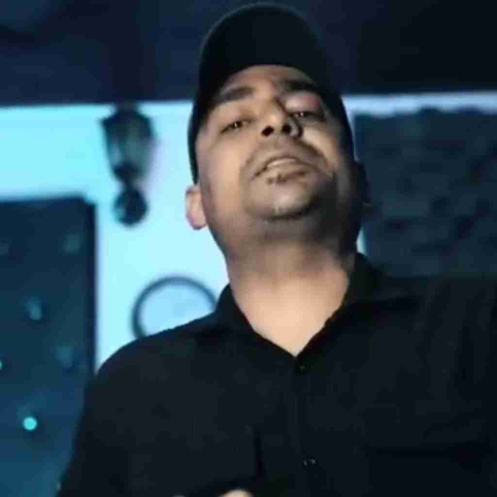 روح الله کرمی ای دف جوری میزنم کارم نکشه به کما