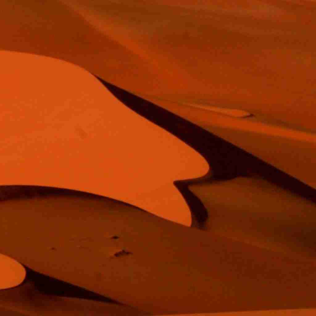 پروا بسه هرچی سرمون رفته بسه هرچی قلبمو زد