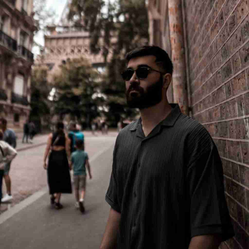 علی یاسینی کنارتم از راه دورم خدافظ ماه خوبم