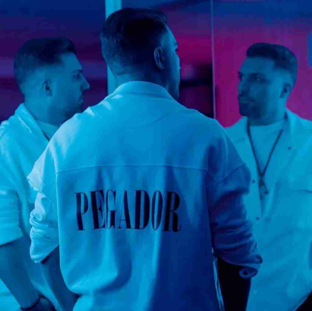 دانلود آهنگ تو ماهمی چرا باید ماهو ببینم کل دنیام از بسطام