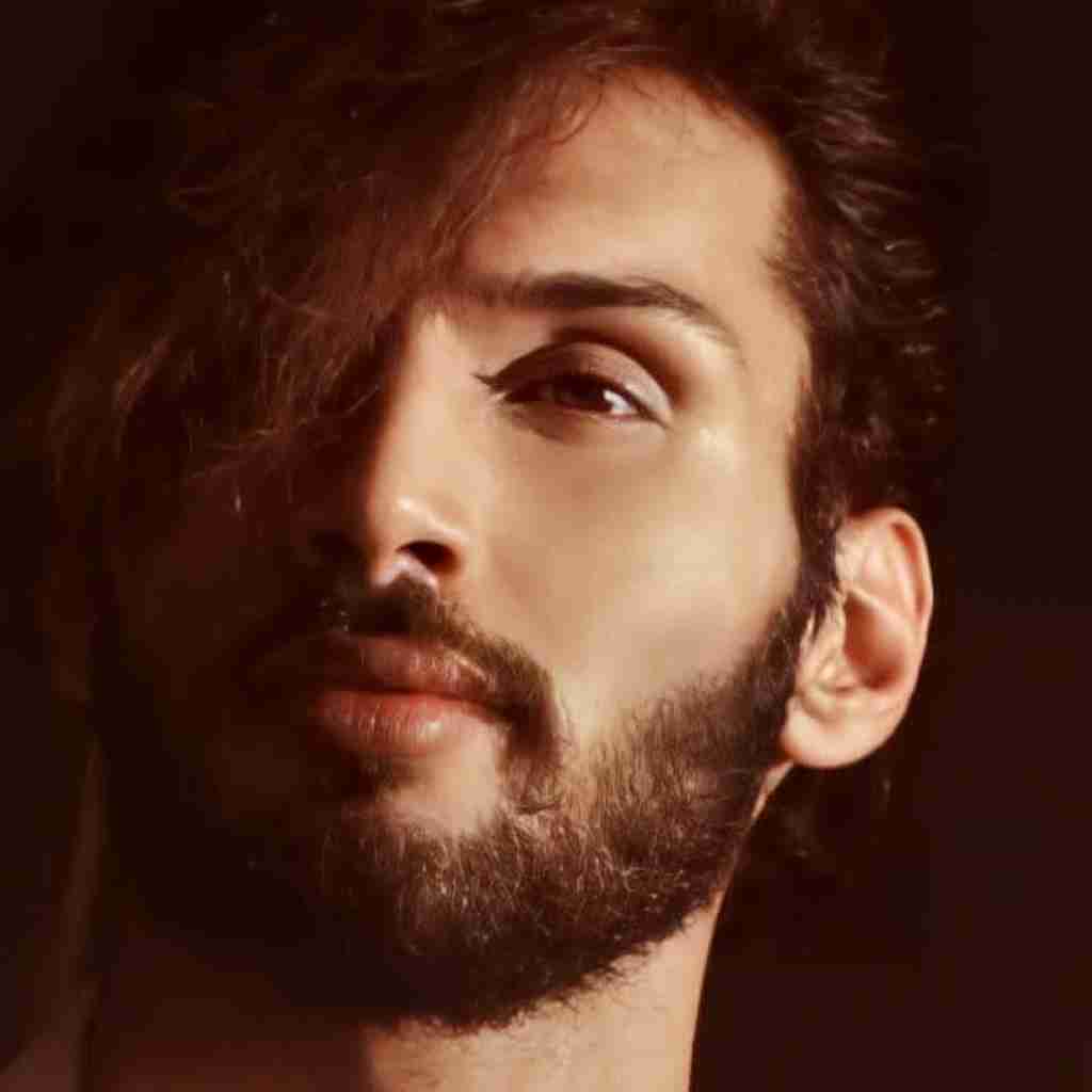 محمد منصورپور دختر دربار