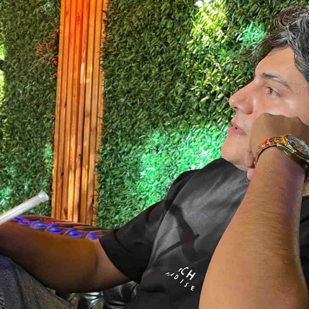 رامین کرمی استوریته دیدم بلند شده موهات