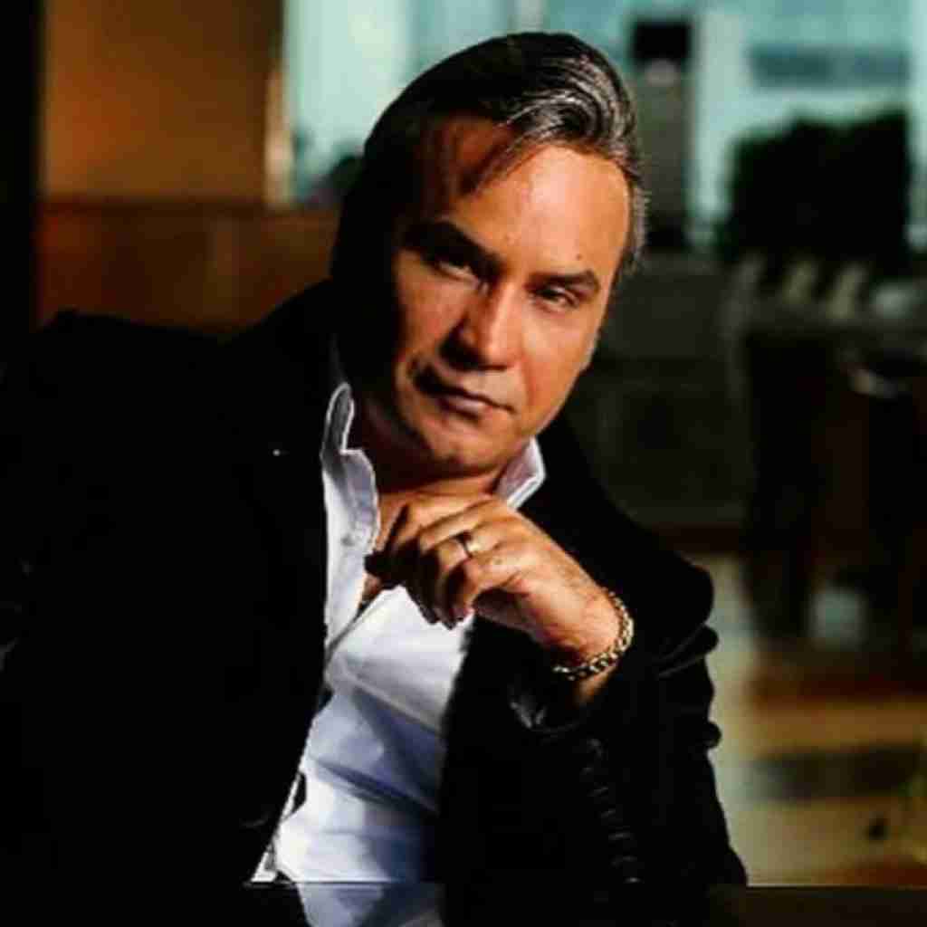 دانلود آهنگ زمستونش و از بهار بیشتر دوست داره از شهرام شکوهی