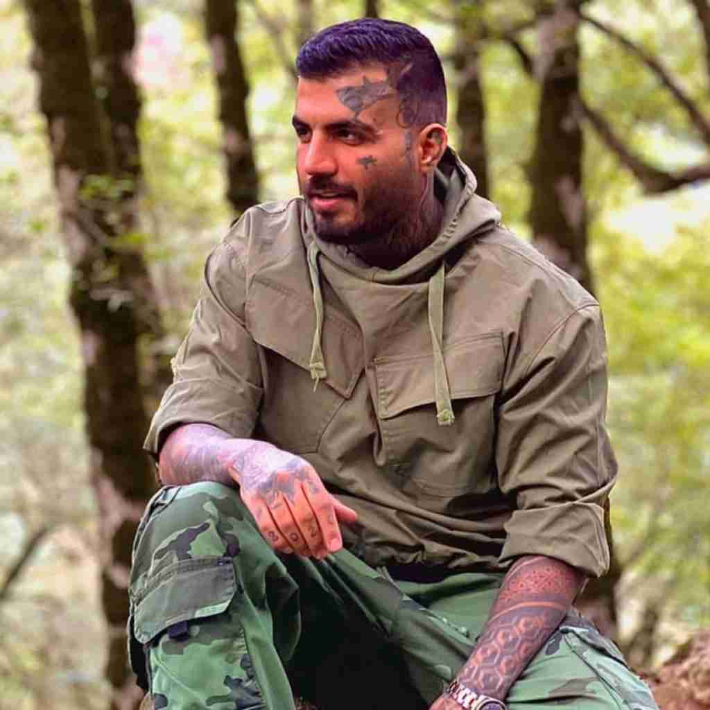 مهدیار شب تولدم تنها رفتم کیک گرفتم