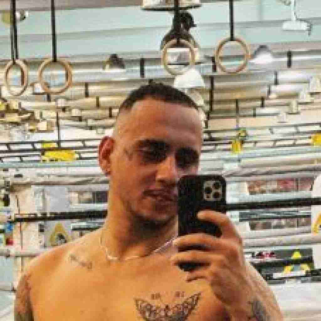 شایان یو من توی شهر غریب پیش تو گیره دلم