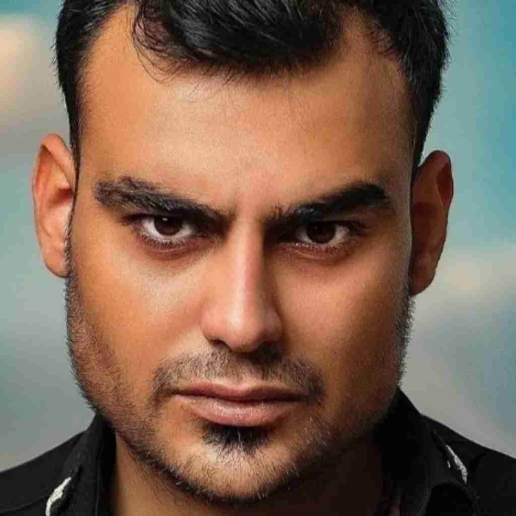 روح الله کرمی مه قبل تونم هی تنها بودم ولی بعد تونم