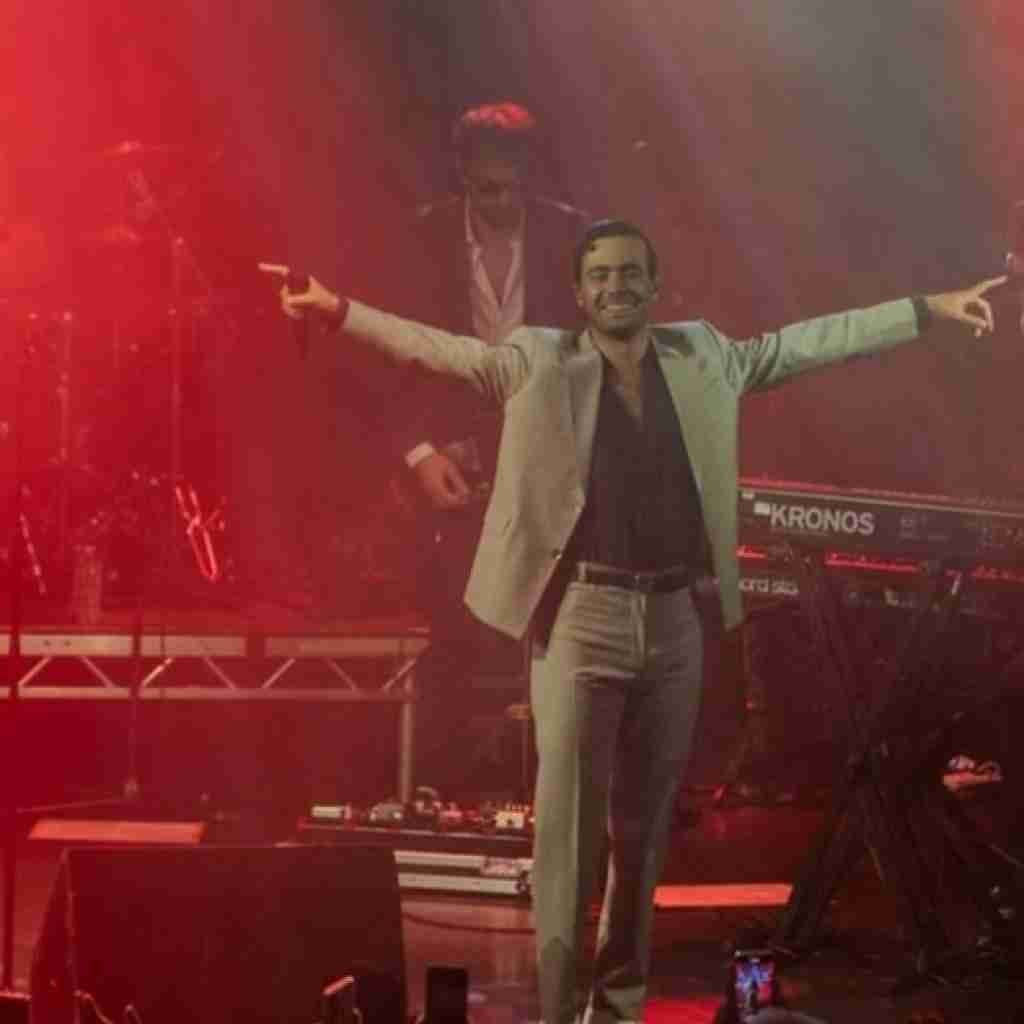 مرت دمیر آتسه دوستوم